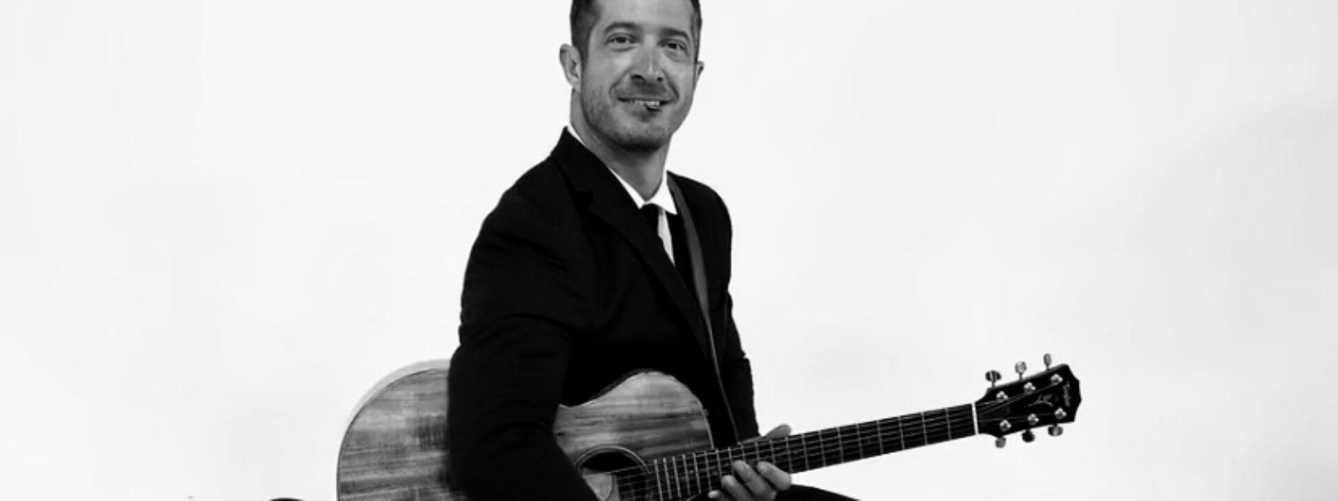 Charleston Wedding Vocalist & Guitarist Eric | Welcome Party & Rehearsal Musicians | Charleston Virtuosi