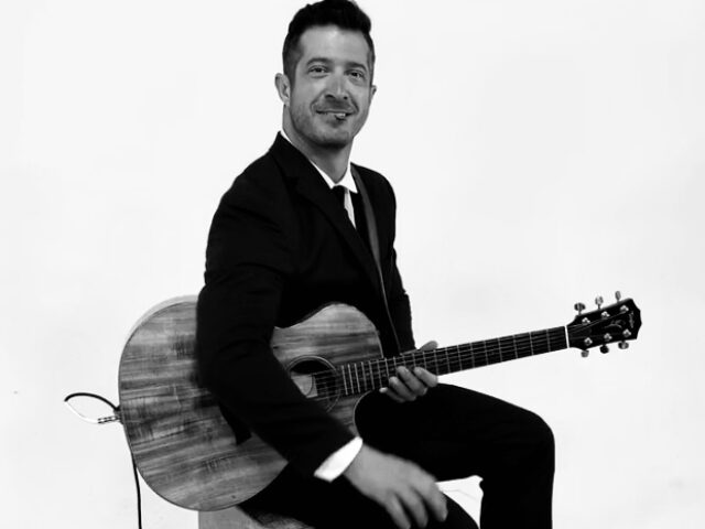 Charleston Wedding Vocalist & Guitarist Eric | Welcome Party & Rehearsal Musicians | Charleston Virtuosi